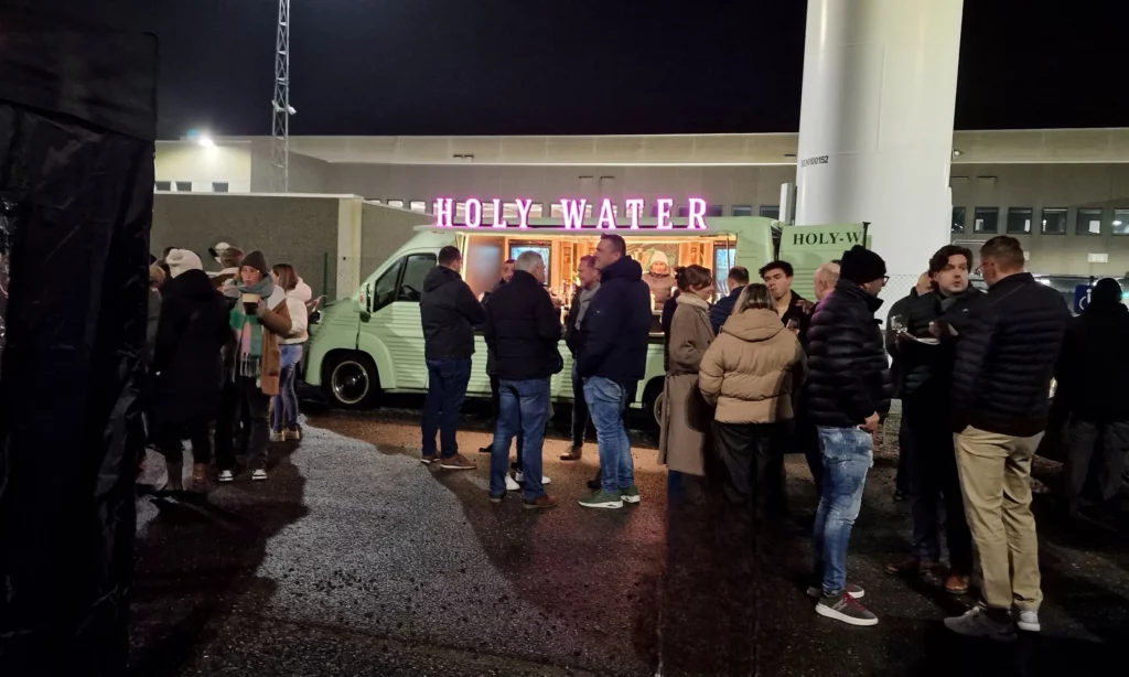 Dreamland personeelsfeest, bedrijfsevent Beersel, Holy-Water Drinks Truck, hapjes en drankjes event