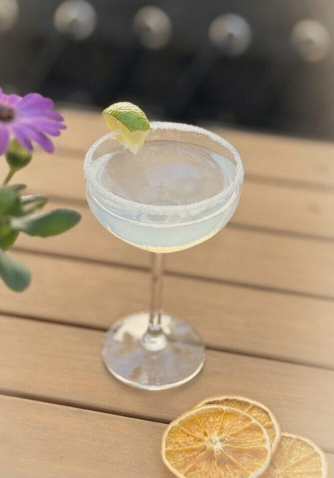 Cocktail Margarita, Gin Tony, Foodtruck geserveerde cocktail, Cocktail van Holy Water uit Brasschaat
