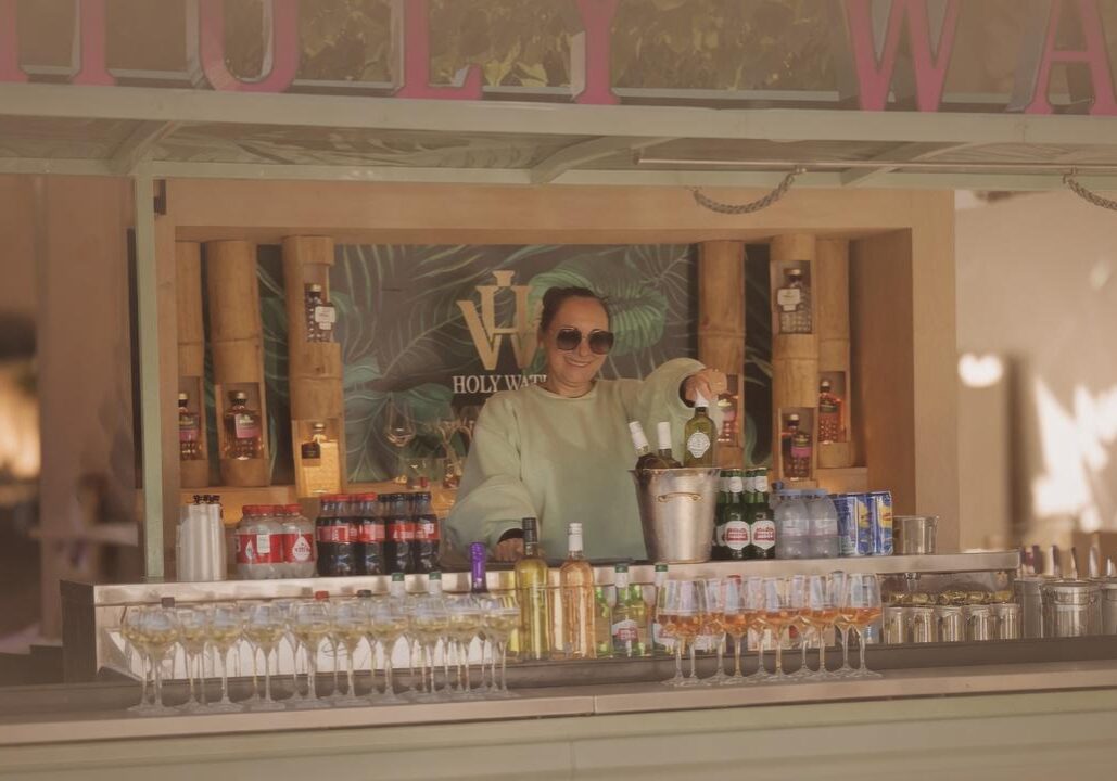 he Holy Mix – Premium cocktails en mocktails geserveerd vanuit de Holy-Water Drinks Truck